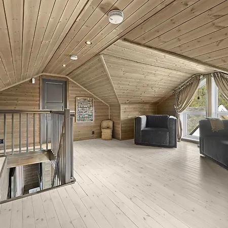 Dom wakacyjny Beautiful In Sannidal With View *