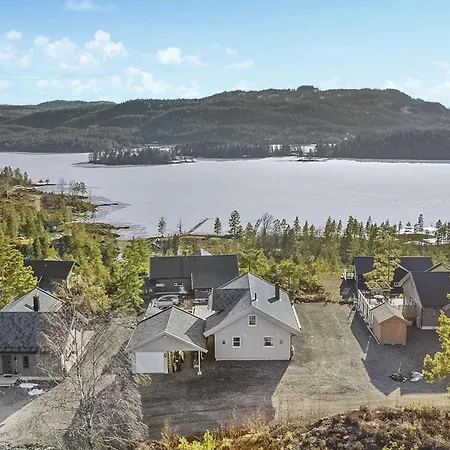 Beautiful In Sannidal With View بيت للعطل